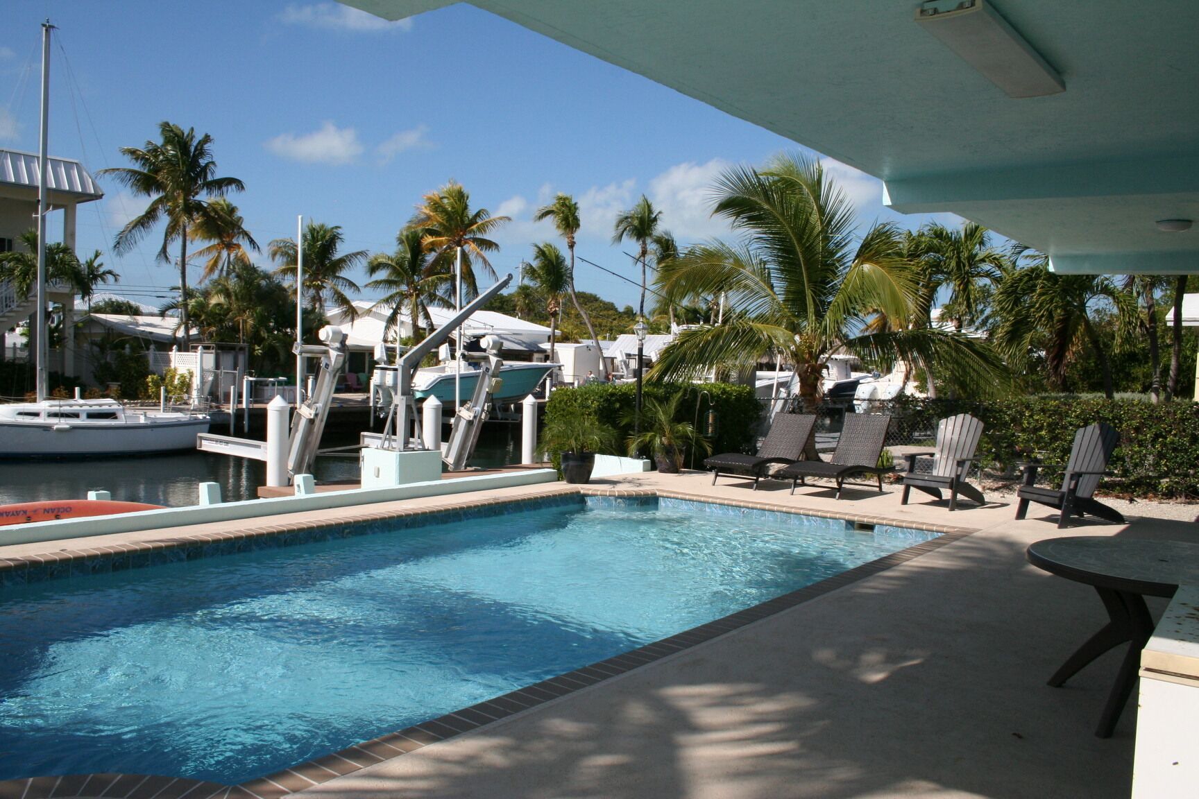 Utomhuspool och uppvärmd pool