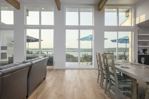 The Oasis at Canyon Lake - Gorgeous & Modern Waterfront Home + Pool + Sweeping Lake Views