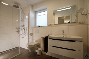 Refugium 6 | Baño | Ducha y secador de pelo