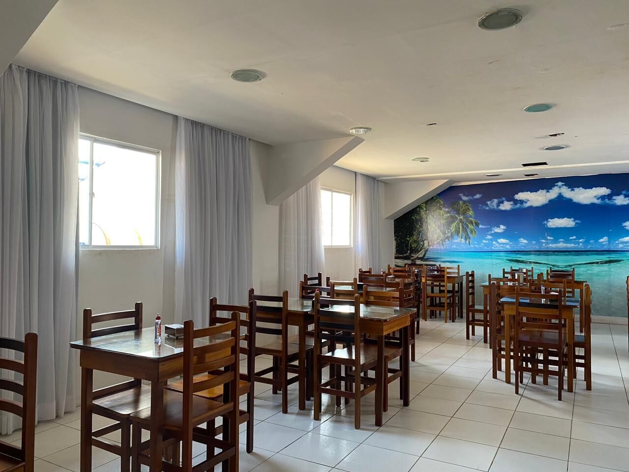 free daily self-service breakfast