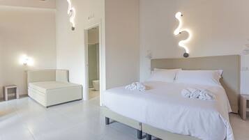 Minibar, desk, free WiFi, bed sheets