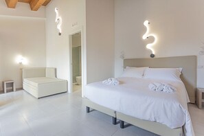 Minibar, bàn, truy cập Internet không dây miễn phí, bộ trải giường 