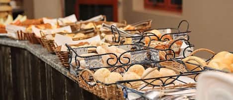 Colazione a buffet inclusa, servita tutte le mattine