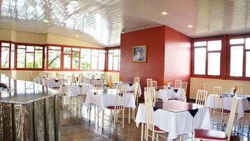 Tägliches inbegriffenes Frühstücksbuffet