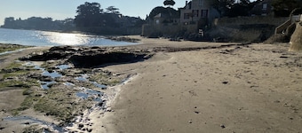 Charming cottage 50 m from Le Nau beach