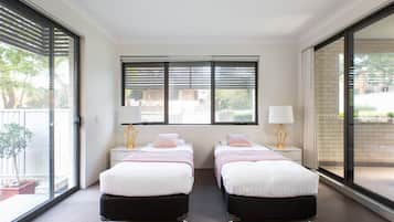 2 bedrooms, iron/ironing board, WiFi, bed sheets