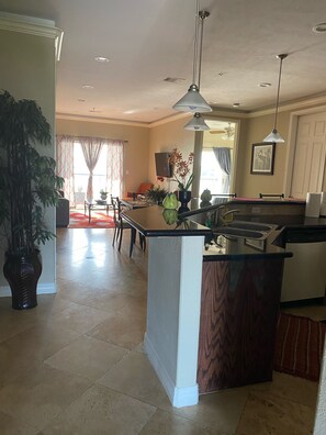 Interior - Lake house - unit 309 (Willis)
