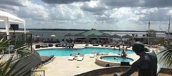 Lake house - unit 309