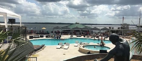 Piscine extérieure