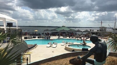 Lake house - unit 309