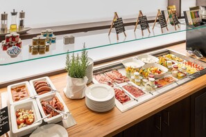 Frukostbuffé varje dag mot avgift