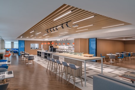 Restaurant. Holiday Inn Express Changsha South Railway Station by IHG