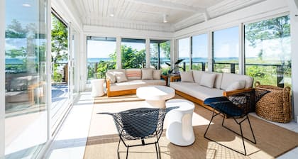 (3 Nt Min) Lakefront Home With Private Beach and Sauna!!