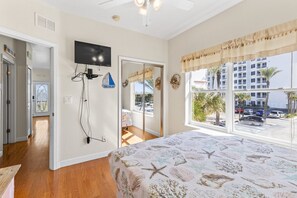 5 bedrooms, desk, iron/ironing board, free WiFi