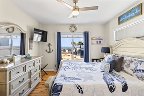 5 bedrooms, desk, iron/ironing board, free WiFi - Seaside Serenity Oceanfront Pool Home (Ormond Beach)