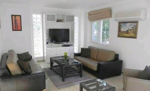 TV, stereo - Tolerance 4-Bed Golf Villa (Belek)