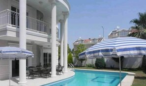 Pool - Tolerance 4-Bed Golf Villa (Belek)