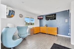1 bedroom, desk, laptop workspace, free WiFi