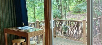 Pet-friendly Sunset Eco Container Cabin 10 minutes from Downtown Dahlonega