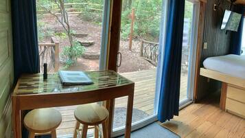 1 makuuhuone, työpöytä, ilmainen Wi-Fi, vuodevaatteet