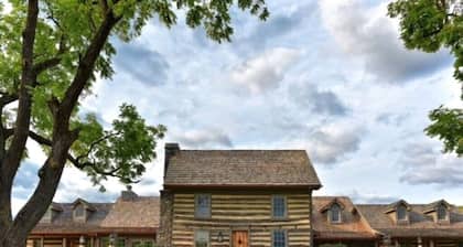Bed&Breakfast in a 1795 Log Cabin on working farm, Honorable Jacob Swoope Suite