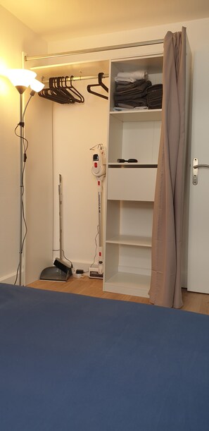 1 habitación, wifi y ropa de cama