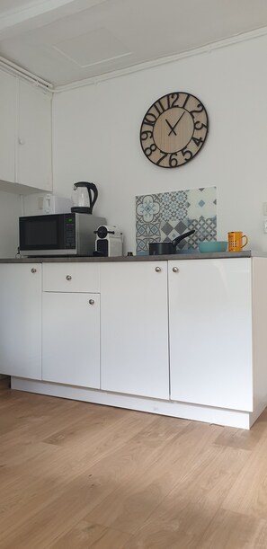Fridge, microwave, oven, stovetop - Beautiful modern apartment LH Center ville (Le Havre)
