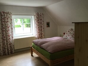 3 chambres, fer et planche à repasser, Wi-Fi gratuit, draps fournis