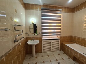 Luxury Double Room | Bathroom