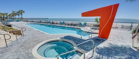 Una piscina techada, una piscina climatizada