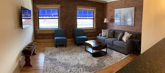 Main Street Retreats 106 - 2 BR Downtown Apt. 106