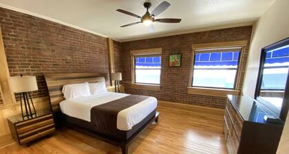 Main Street Retreats 106 - 2 BR Downtown Apt. 106