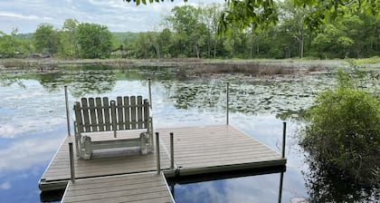 Summer fun Poconos Watergap: stunning water views, dock, firepit, movie room
