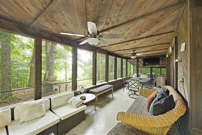 TN River Cabin - Relax, Hunting, Fishing & a Yeti!