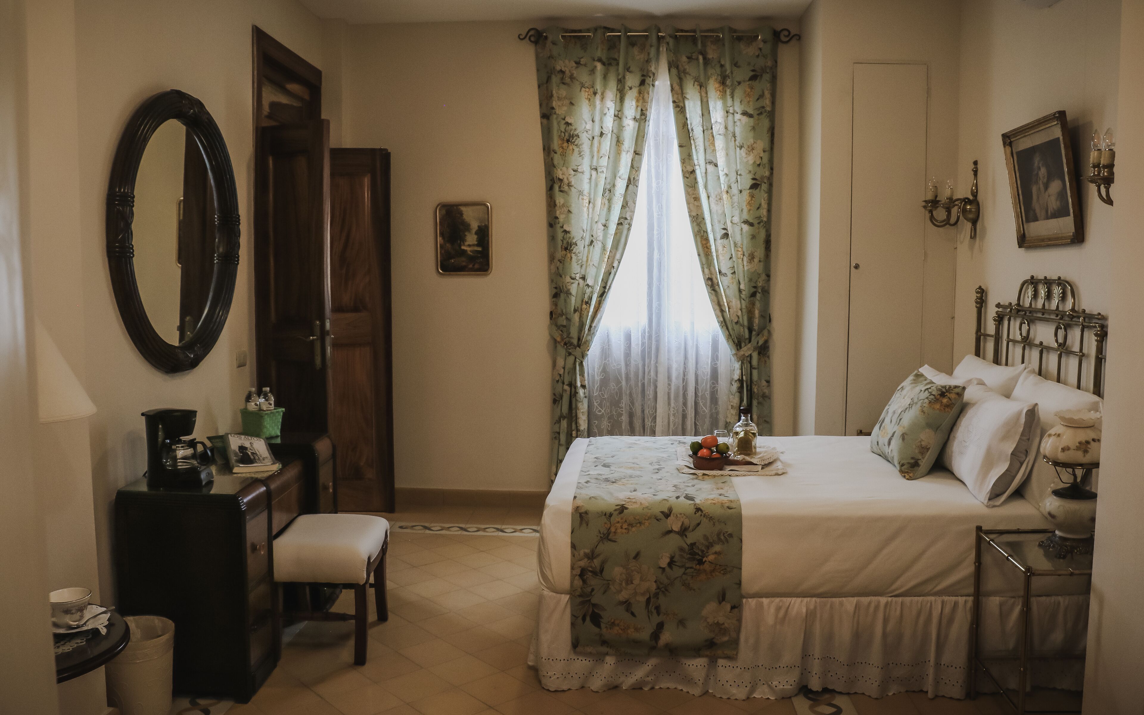 standard room | desk, free wifi, bed sheets