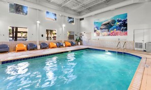 屋内プール、温水プール