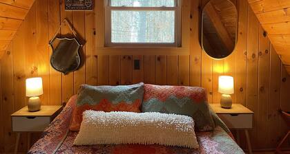Adirondack A-frame Cabin across from Lake