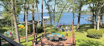 Cottage Getaway@the LAKE-Brierwood Bay Lakehouse, New Paint, Waterfront, Shaded!