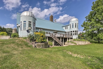 Walworth Vacation Rental | 6BR | 6.5BA | 7,400 Sq Ft