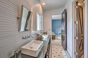 Interior - Luxe Barndominium w/ Home Gym, Theater, & More! (Walworth)