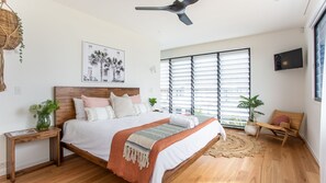 4 habitaciones, tabla de planchar con plancha, wifi y ropa de cama 