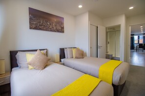 2 bedrooms, iron/ironing board, WiFi, bed sheets - Virexxa Bedford Centre - Alpha Suite - 2Bed Flat with Free Parking & Gym (Bedford)