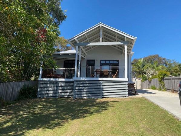 Front of property - Seaview On Byron (Byron Bay)