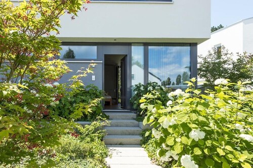 Mettnau Apartment – Stylish Holiday Home with Terrace & Garden on Lake Constance
