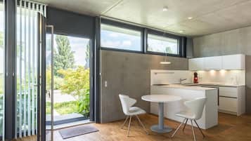 Frigorifero, forno, piano cottura, lavastoviglie