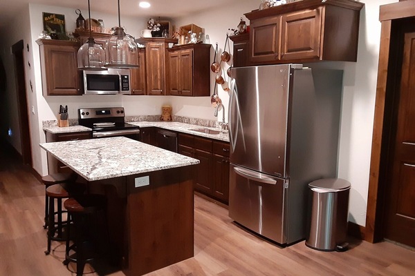 KĂŒhlschrank, Mikrowelle, Ofen, Herdplatte