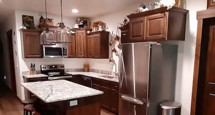 Cozy Teton Valley Retreat w/ AC: Jackson+Grand Tetons+Yellowstone+Grand Targhee
