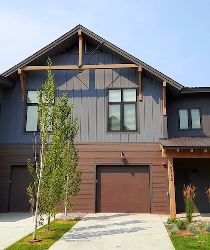 Cozy Teton Valley Retreat w/ AC: Jackson+Grand Tetons+Yellowstone+Grand Targhee