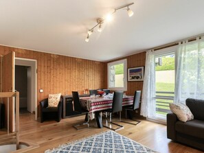 Dining - Nice apartment for 7 guests with WIFI, TV, balcony and panoramic view (Saint-gervais-les-bains)