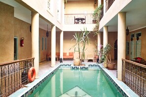 屋内プール、屋外プール
